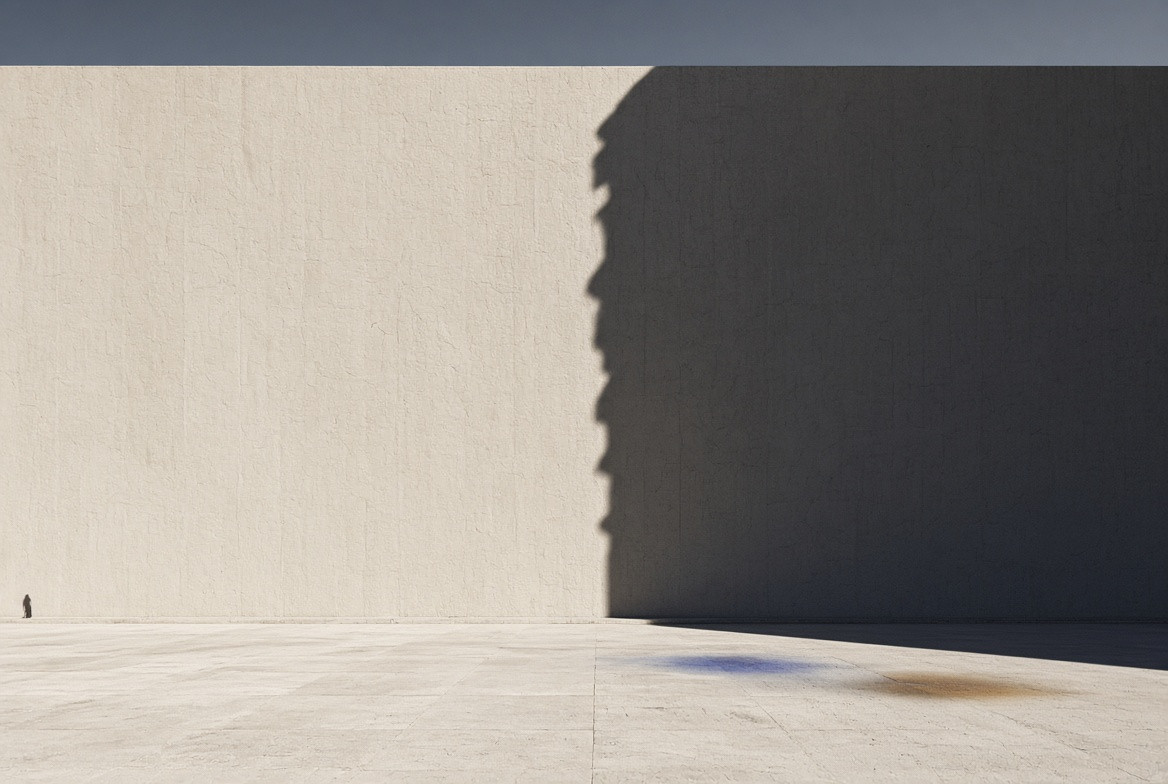 Open wall holding an uncertain edge without dramatic cues